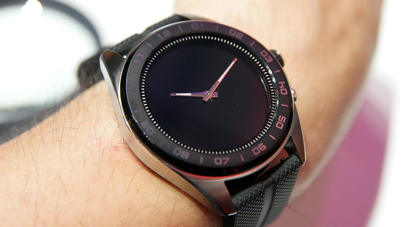 This is what the W7 looks like in watch-only mode.